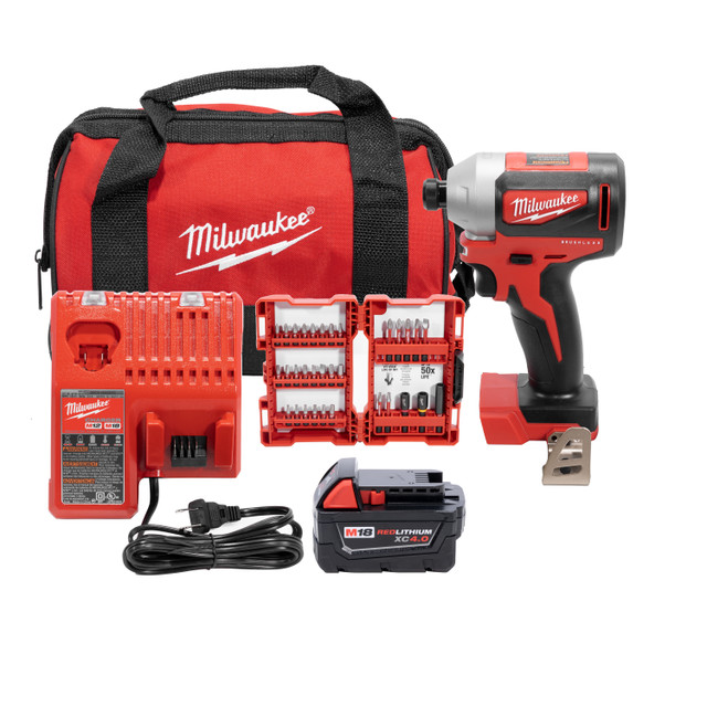 MILW 2850-21XC M18 COMPACT BRUSHLESS 1/4" HEX DRIVER W/ SHOCKWAVE 32PC IMPACT BIT SET